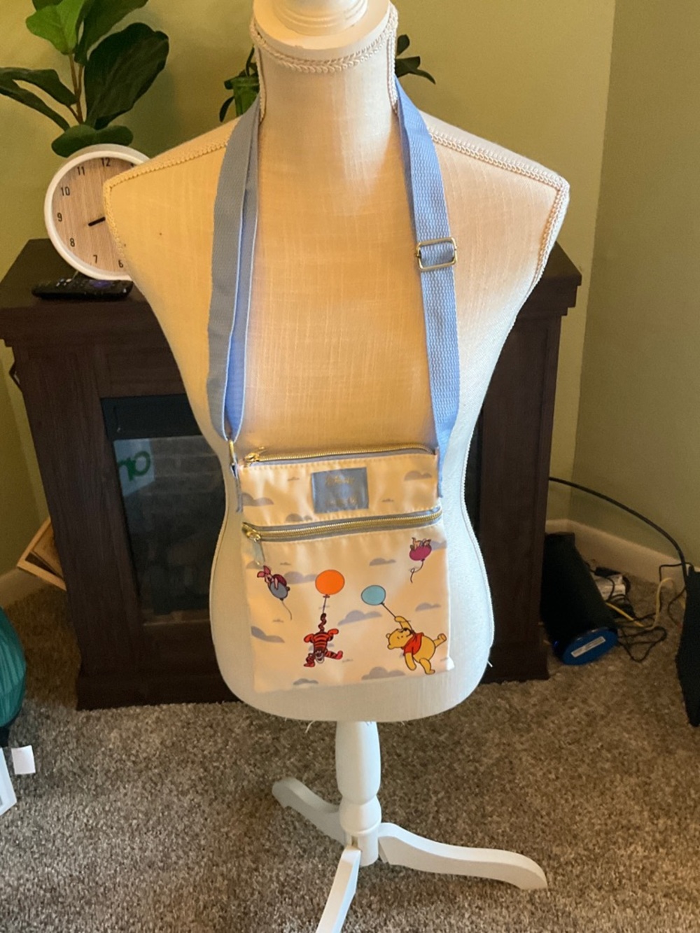 Loungefly Disney Winnie the Pooh Adjustable Strap Purse, Excellent Condition